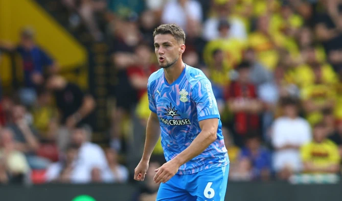 Ảnh bài viết Aston Villa đạt thỏa thuận chiêu mộ Harwood-Bellis