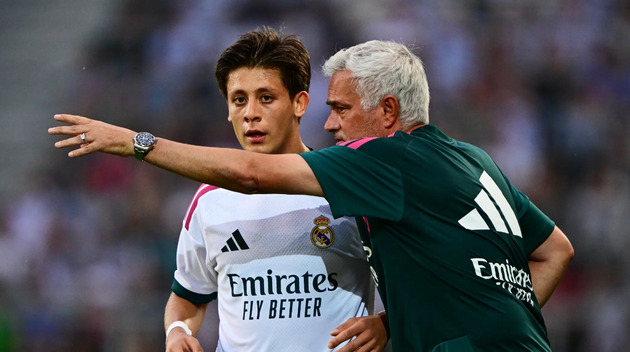 Ảnh bài viết Tỏa sáng cùng Mourinho, Guler biến Diomande thành thương vụ thừa thãi?