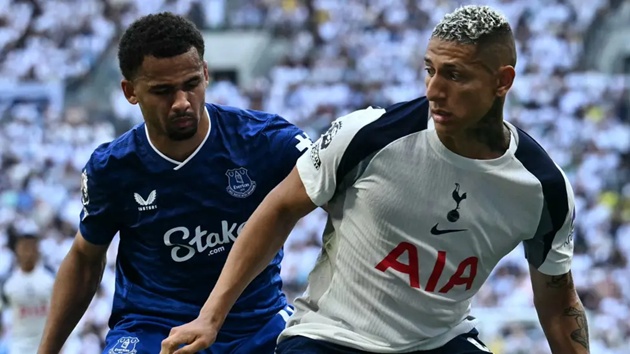 Richarlison có thể đổi chỗ với Ndiaye. (Ảnh: Nizaar Kinsella/Getty Images)