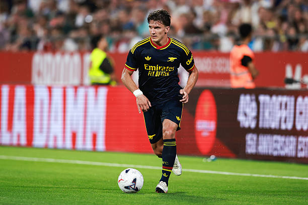 Ảnh bài viết Giới chuyên môn nhận định Tzolis mất suất đá chính ở Arsenal