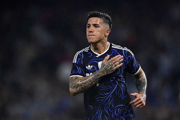 Ảnh bài viết Enzo Fernandez đếm ngược giờ gia nhập Man City