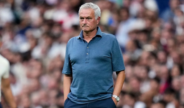 Ảnh bài viết Mourinho áp lệnh trừng phạt tàn khốc để dẹp loạn tại Real Madrid