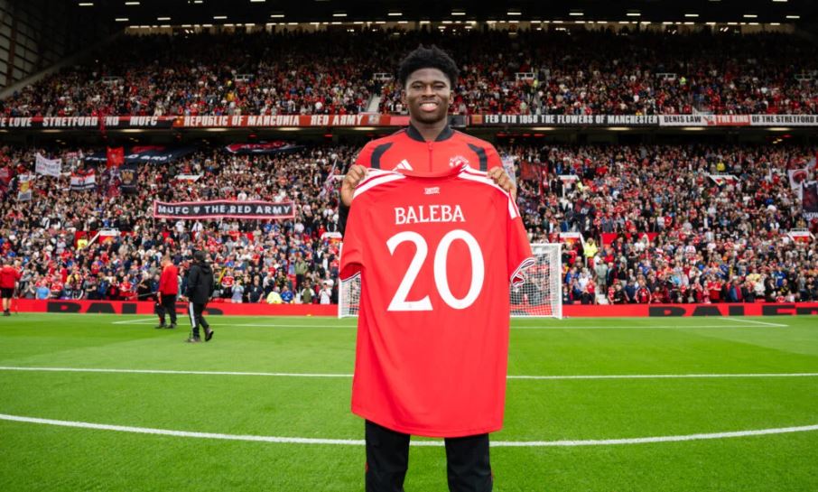 Baleba là thương vụ khiêm tốn nếu so với bộ ba tiền vệ của Man City. Ảnh của Ash Donelon/Manchester United - Getty Images.