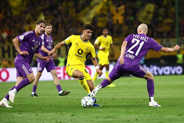 Ảnh bài viết Dortmund trút "mưa bàn thắng" vào lưới HEBC Hamburg tại DFB Pokal