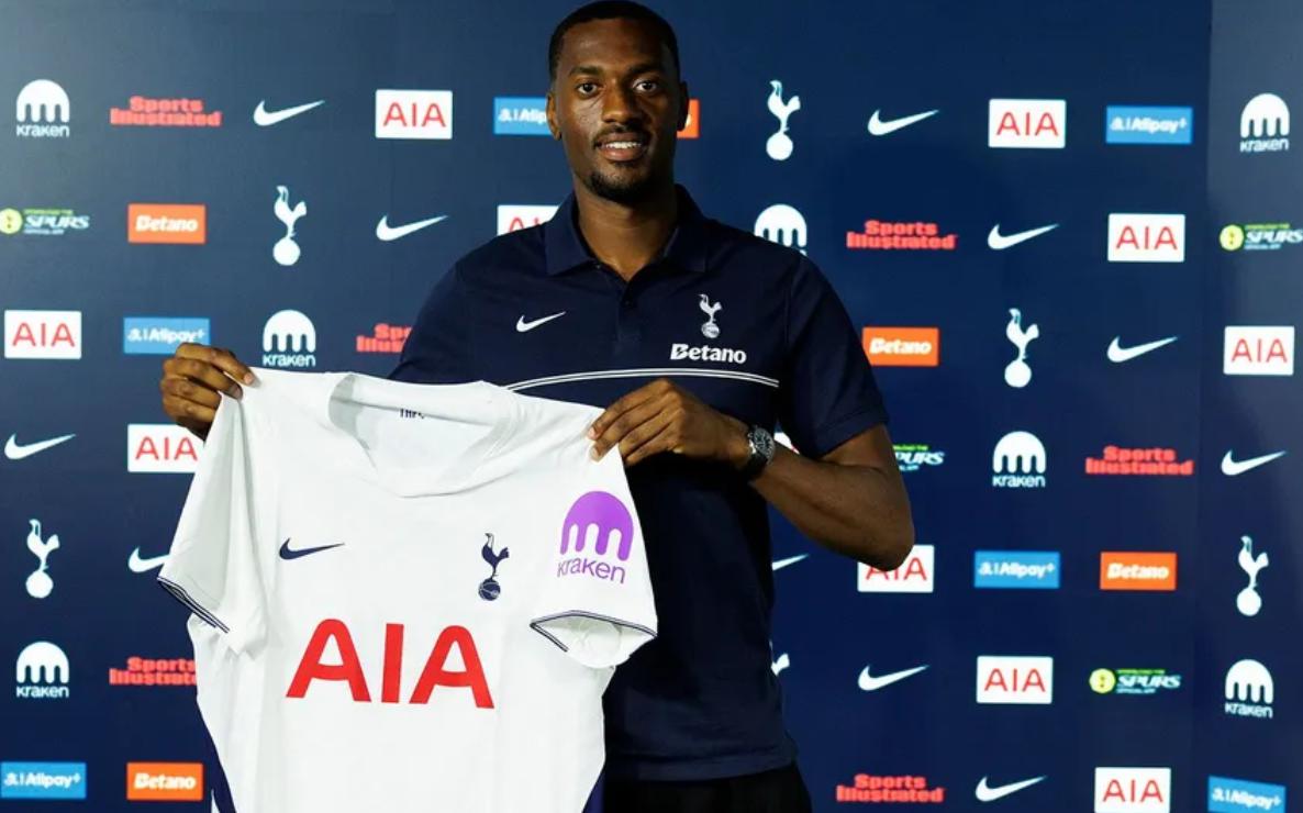 Tosin Adabioko chuyển sang Tottenham Hotspur. Ảnh: Tottenham Hotspur
