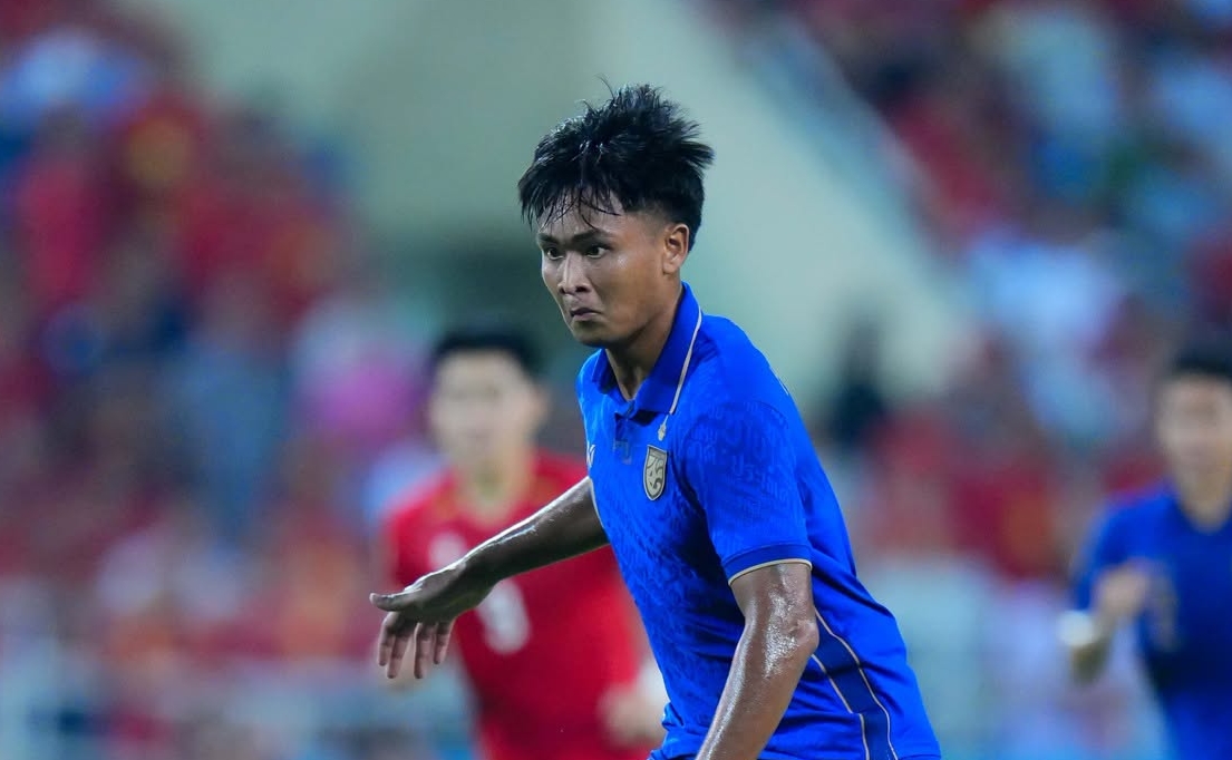 Yotsakorn Burapha c&oacute; những m&agrave;n tr&igrave;nh diễn kh&ocirc;ng tồi tại ASEAN Cup 2026. Ảnh: Changsuek/ĐTQG Th&aacute;i Lan.