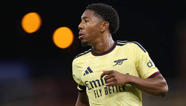 Ảnh bài viết Lewis-Skelly cự tuyệt Man Utd để ở lại Arsenal