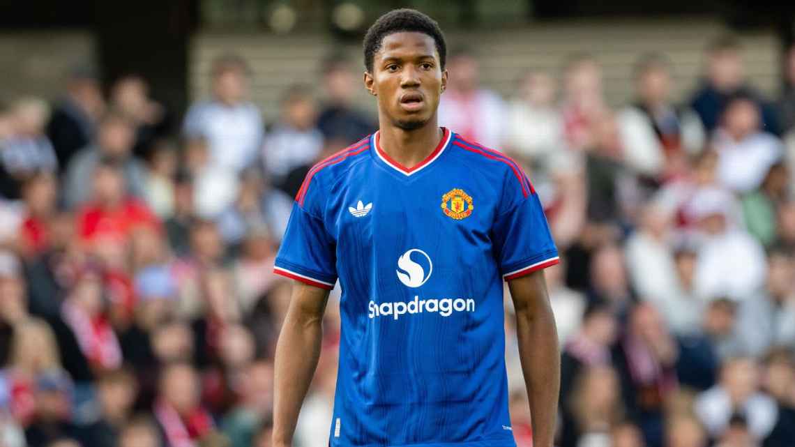 Chido Obi sẽ có lần đầu được gửi cho mượn. Ảnh: Manchester United.