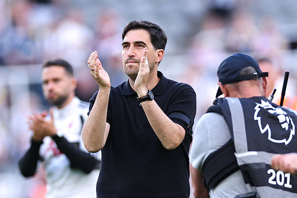 Andoni Iraola cần thêm thời gian với Liverpool. Ảnh: Robbie Jay Barratt/Getty Images
