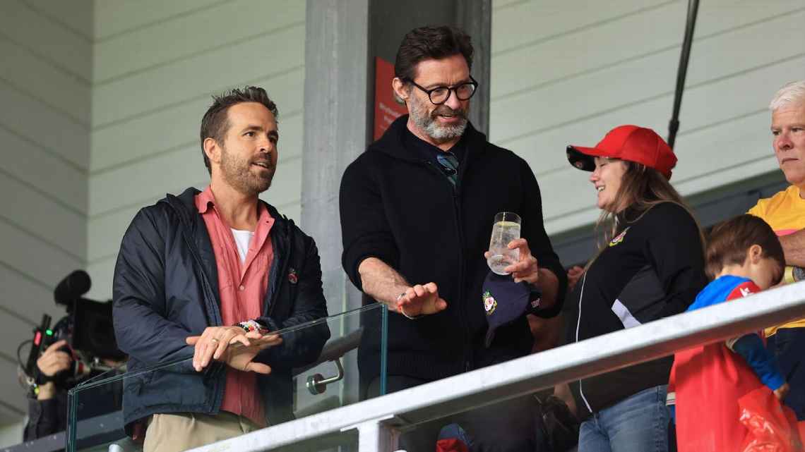 Hugh Jackman muốn đầu tư vào bóng đá. Ảnh: Simon Stacpoole/Getty Images.