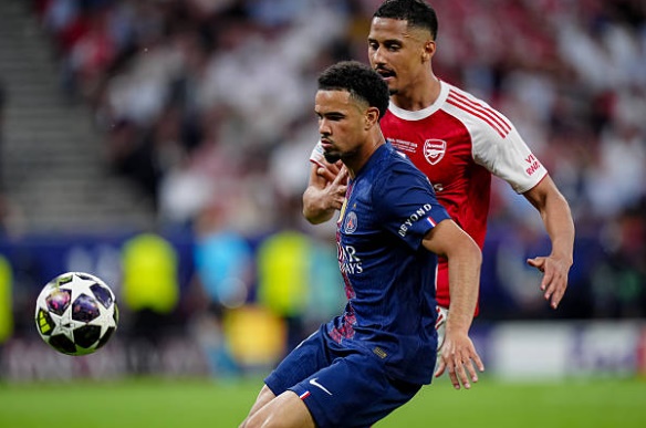 Saliba đang dính chấn thương nhưng vẫn được Arsenal điền tên vào danh sách đăng ký. Ảnh: Giuseppe Maffia/NurPhoto via Getty Images.