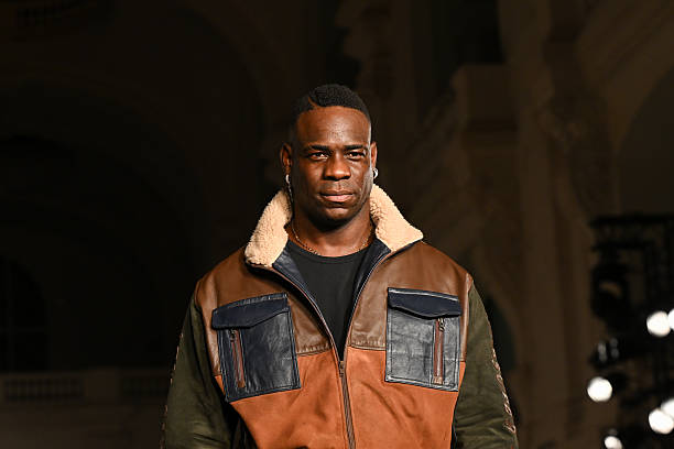 Balotelli muốn nhắn cậu bé 16 tuổi hãy biết lắng nghe. Ảnh: Stephane Cardinale/ Corbis/Corbis via Getty Images.