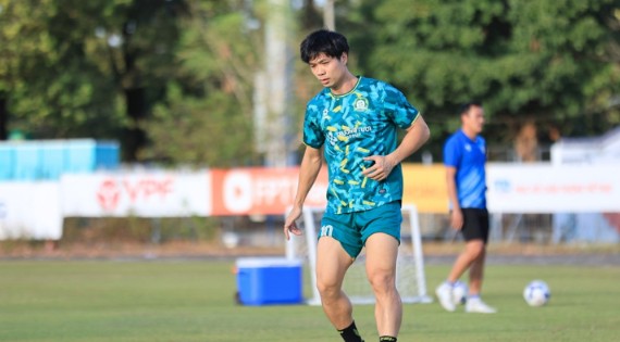 Tiền đạo Nguyễn C&ocirc;ng Phượng t&aacute;i xuất nhưng kh&ocirc;ng thể gi&uacute;p Đồng Nai gi&agrave;nh điểm trước Thể C&ocirc;ng Viettel. Ảnh: CLB Đồng Nai.