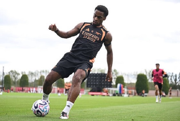 Timber đã tập luyện trở lại. Ảnh: Stuart MacFarlane/Arsenal FC via Getty Images.