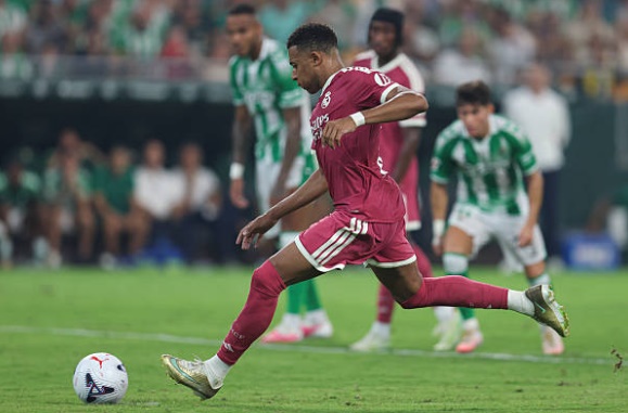 Ảnh bài viết Vì sao Mbappe không được thực hiện lại quả phạt đền?
