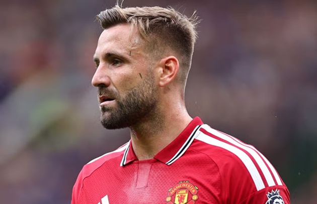 Man Utd chỉ biết đặt niềm tin vào Shaw ở vị trí hậu vệ trái. (Ảnh: Fasika Zelealem/Getty Images)