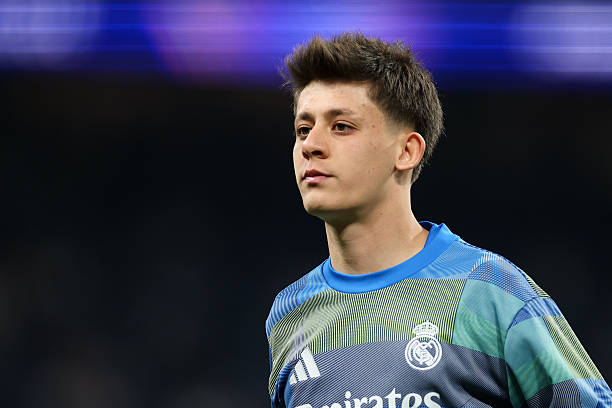 Ảnh bài viết Guler làm lu mờ hình bóng Mesut Ozil dưới triều đại Mourinho