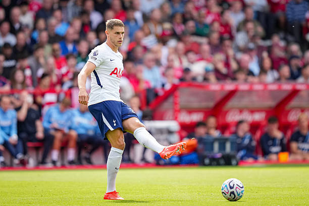 Ảnh bài viết Arsenal từng nhắm bộ đôi Spurs trước khi mua Konsa