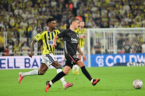 Besiktas chiêu mộ nhà vô địch Ngoại hạng Anh - Leandro Trossard. Ảnh: Ferda Demir/Getty Images.