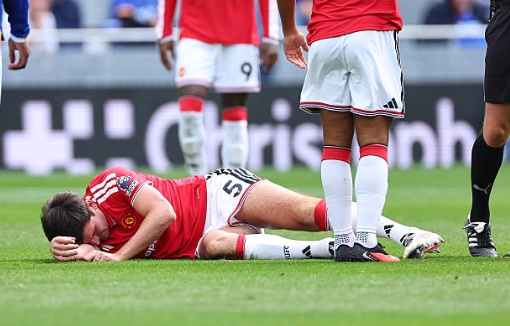 Ảnh bài viết Maguire bị đau sau pha va chạm mạnh với cầu thủ Everton