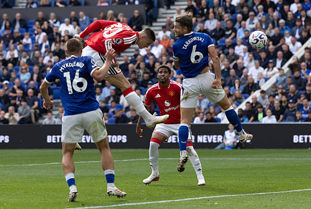Ảnh bài viết 5 câu hỏi xoay quanh trận Everton 2-2 Man Utd