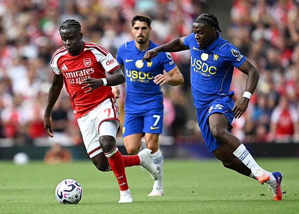 Arsenal là đội nắm thế chủ động ở nửa cuối hiệp 1.