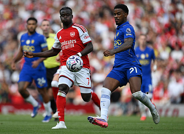 Jorrel Hato: 6.9 điểm. Kiến tạo cho Morgan Rogers mở tỷ số và phòng ngự tốt dù Arsenal giành chiến thắng chung cuộc. Ảnh của Stuart MacFarlane/Arsenal FC - Getty Images.

Morgan Rogers: 6.6 điểm. Trong một thế giới khác, có lẽ anh đã khoác áo Arsenal ở trận đấu này. Thay vào đó, anh lại ghi bàn vào lưới họ bằng một pha bắt vô-lê đẳng cấp, khiến các cổ động viên đội chủ nhà phải hô vang câu châm chọc "lẽ ra anh nên gia nhập một CLB lớn" khi anh rời sân. Ảnh của James Gill - Danehouse/Getty Images.

Cole Palmer: 5.8 điểm. Nhận thẻ vàng vì pha phạm lỗi ngăn cản Havertz sau đường chuyền hỏng của David Raya. Chạm bóng rất nhiều nhưng không tạo ra được tác động mang tính bước ngoặt. Ảnh của Charlotte Wilson/Offside/Offside - Getty Images.

Joao Pedro: 6.5 điểm. Phải nhận thẻ vàng từ sớm và đây là trận đấu mà mọi thứ không thực sự suôn sẻ với ngôi sao người Brazil.  Ảnh của Marc Atkins/Getty Images.