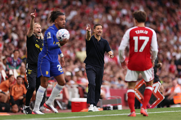 Ảnh bài viết Thua Arsenal, Xabi Alonso thừa nhận sai lầm với Moises Caicedo