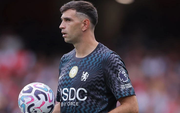 Ảnh bài viết Carragher phân tích hạn chế của Emiliano Martinez trước Arsenal