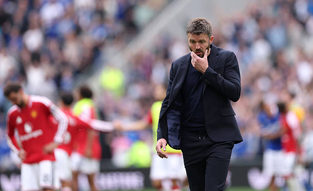 Carrick phải giải quyết triệt để vấn đề ở hàng thủ. Ảnh của Carl Recine/Getty Images.