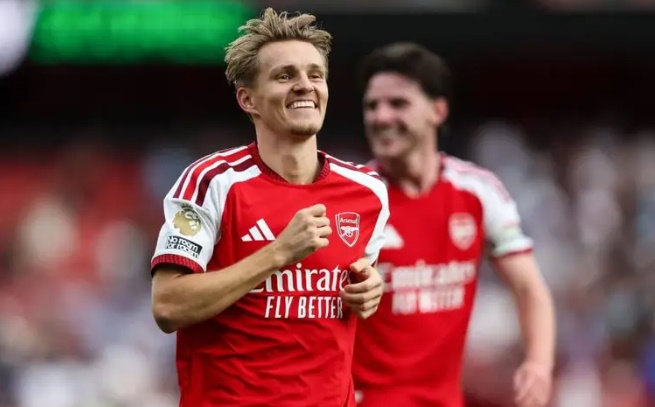 Đội trưởng Arsenal, Martin Odegaard, đã ghi bàn thắng quyết định vào lưới Chelsea. (Ảnh: Charlotte Wilson/Offside/Offside via Getty Images)
