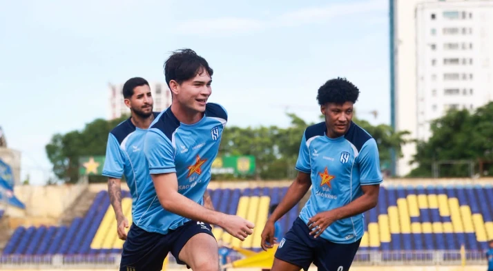 Roberto Cittadini trong màu áo SLNA. Ảnh: Fanpage CLB SLNA.