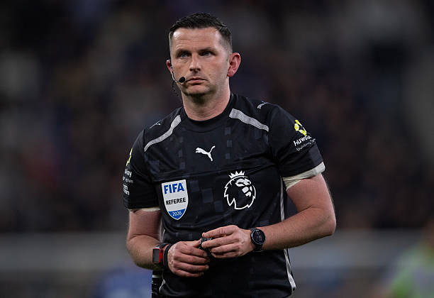 Ảnh bài viết Oliver cầm còi derby Manchester, MU chờ duyên của Carrick