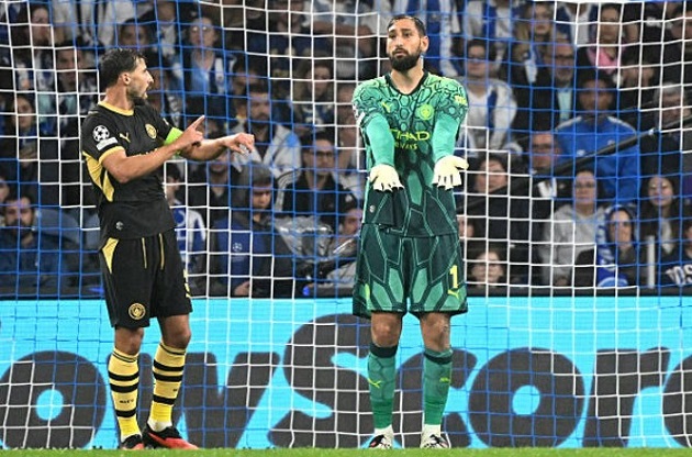 Donnarumma có vài pha xử lý khiến CĐV Man City thót tim. Ảnh: Zed Jameson/PA Images via Getty Images.