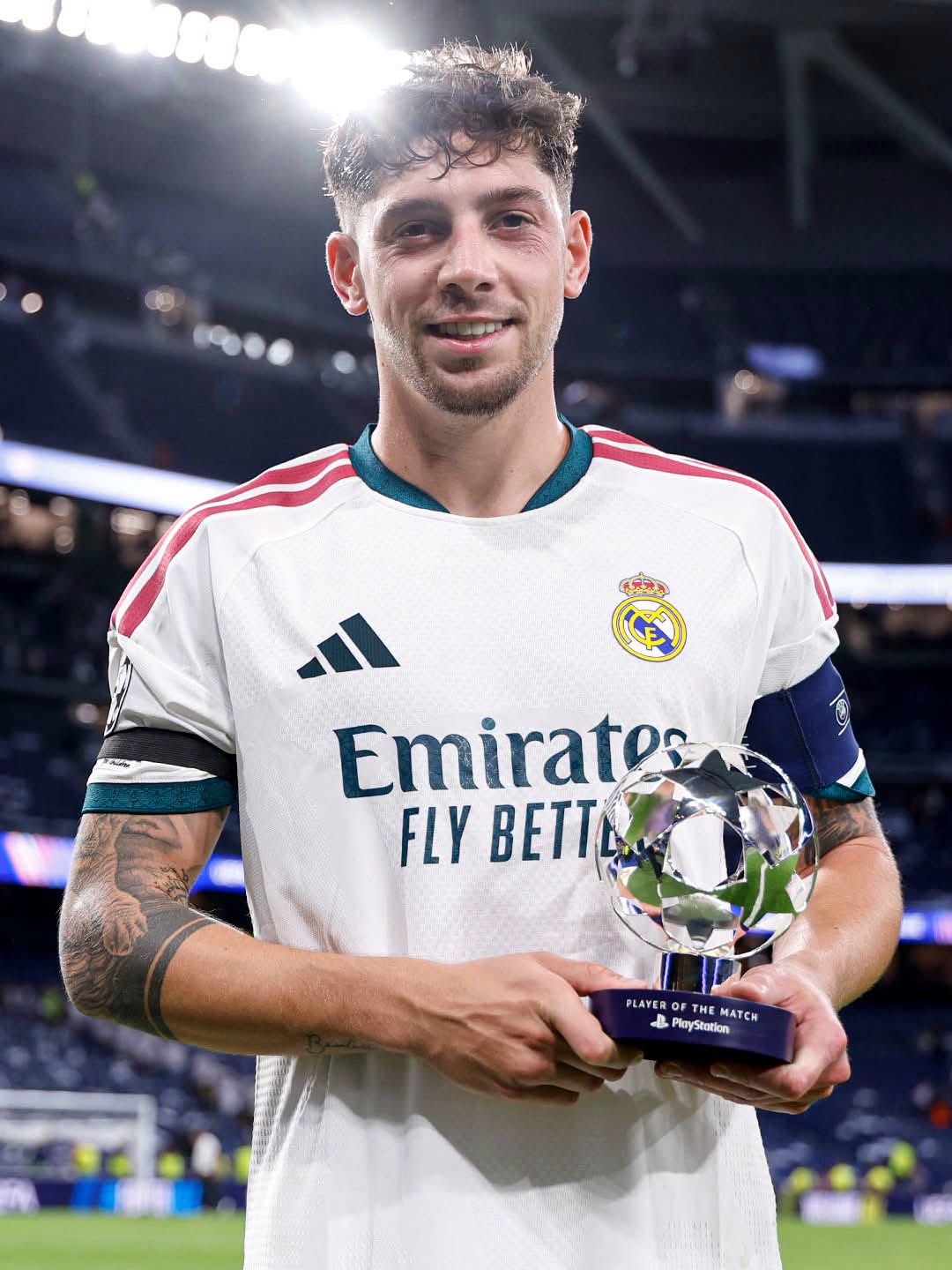 Federico Valverde – 7,8. Mở tài khoản bàn thắng mùa 2026–27 với một pha lập công quan trọng. Có những thời điểm anh lùi về chơi trung vệ để hỗ trợ hàng thủ đang bị rối loạn. Ảnh: Real Madrid.