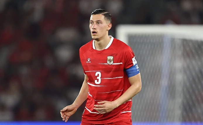 Jay Idzes là trung vệ nổi bật của Indonesia. Ảnh: Robertus Pudyanto - FIFA/Getty Images.