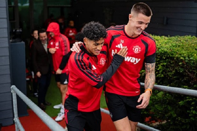 Ảnh bài viết Cột mốc lịch sử tại Man Utd còn quá sớm với JJ Gabriel
