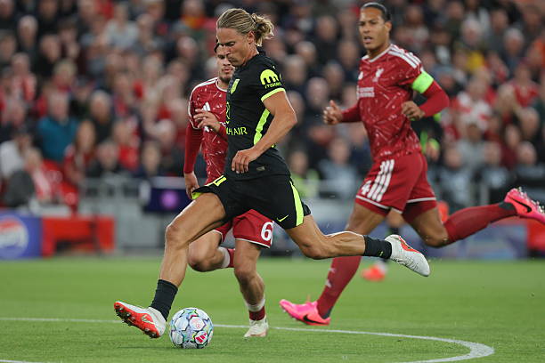 Marcos Llorente giúp Atletico Madrid mở tỷ số ngay tại Anfield. Ảnh của Richard Sellers/Sportsphoto/Allstar - Getty Images.