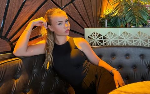  Zeynep Mestan xinh đẹp ở tuổi 22. Ảnh từ Instagram @zeynepmestn.