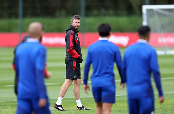Carrick phải đối mặt với kh&ocirc;ng &iacute;t vấn đề khi dẫn dắt MU. Ảnh của Alex Livesey/Getty Images.