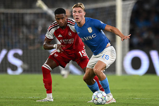 Ảnh bài viết Rasmus Hojlund thán phục hàng thủ Arsenal