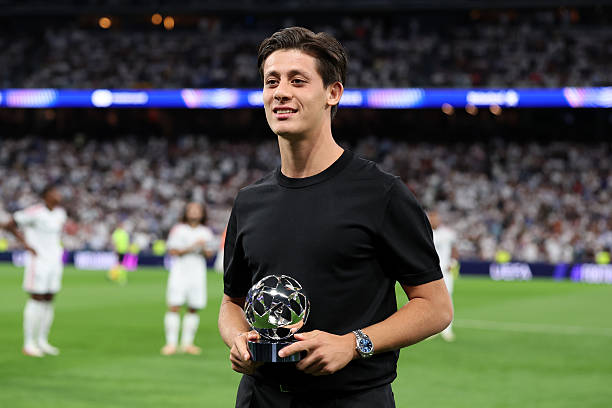 Real l&ecirc;n kế hoạch tr&oacute;i ch&acirc;n Guler. Ảnh: Florencia Tan Jun - UEFA/UEFA via Getty Images