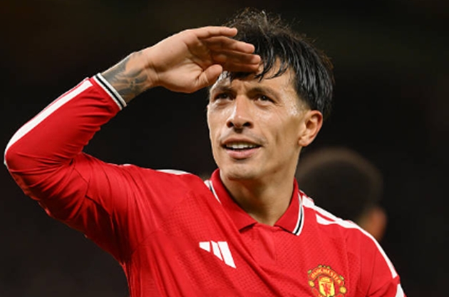 Lisandro Martinez đóng góp 1 bàn thắng trong trận cầu 4-0 của Man United. Ảnh: MB Media/Getty Images
