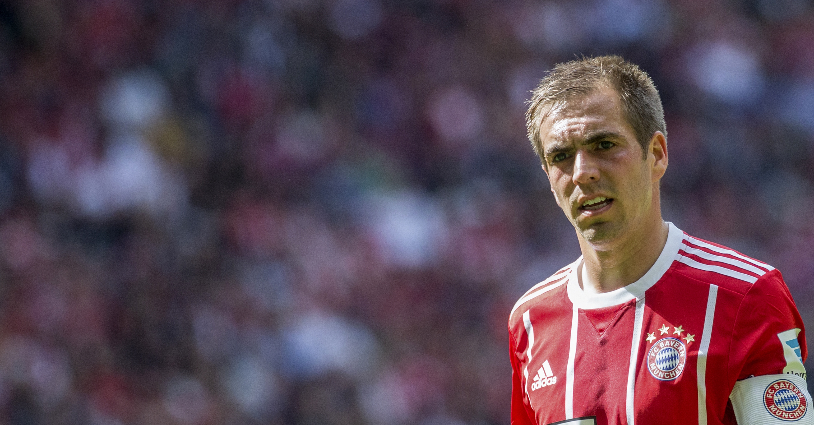 Lahm mang tư duy hiện đại đến vị trí hậu vệ biên. (Ảnh: EPA Images)
