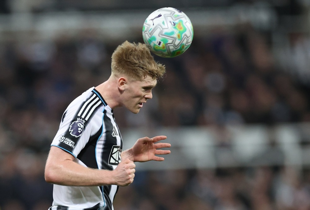 Lewis Hall được liên kết chuyển nhượng đến Man Utd. Ảnh: EPA/Adam Vaughan.