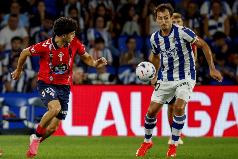 Mikel Oyarzabal là điểm tựa cho Sociedad. Ảnh: EPA.