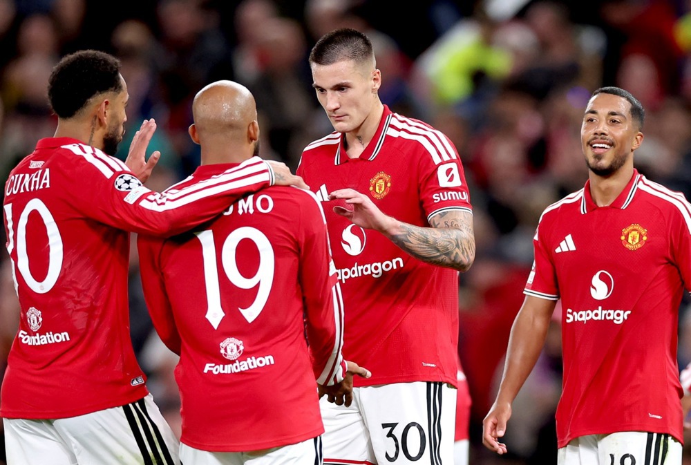 Manchester United hướng đến chiến thắng khi so tài với Manchester City. Ảnh: EPA.