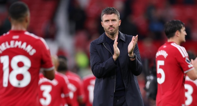 Carrick đối mặt b&agrave;i to&aacute;n chiều s&acirc;u nh&acirc;n sự của Man Utd. Ảnh: EPA/ADAM VAUGHAN.