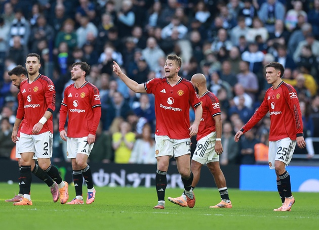 Huyền thoại Stam đánh giá cao vai trò của De Ligt ở hàng thủ Man Utd. Ảnh: EPA