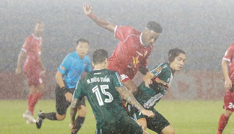 Ảnh bài viết Thoát penalty, Công Phượng và đồng đội vẫn ôm hận tại Hà Tĩnh